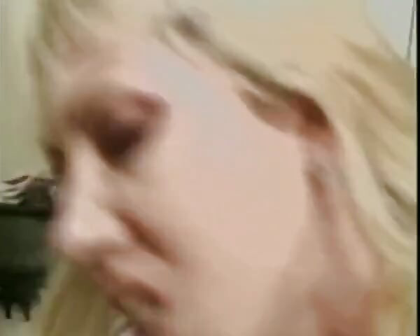 Mujer es follada por vecino # 2