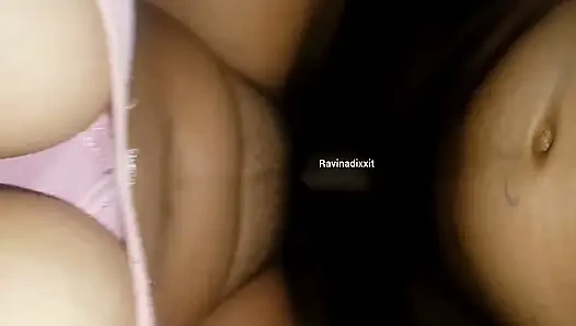 Bhabhi India terangsang menunggangi kontol