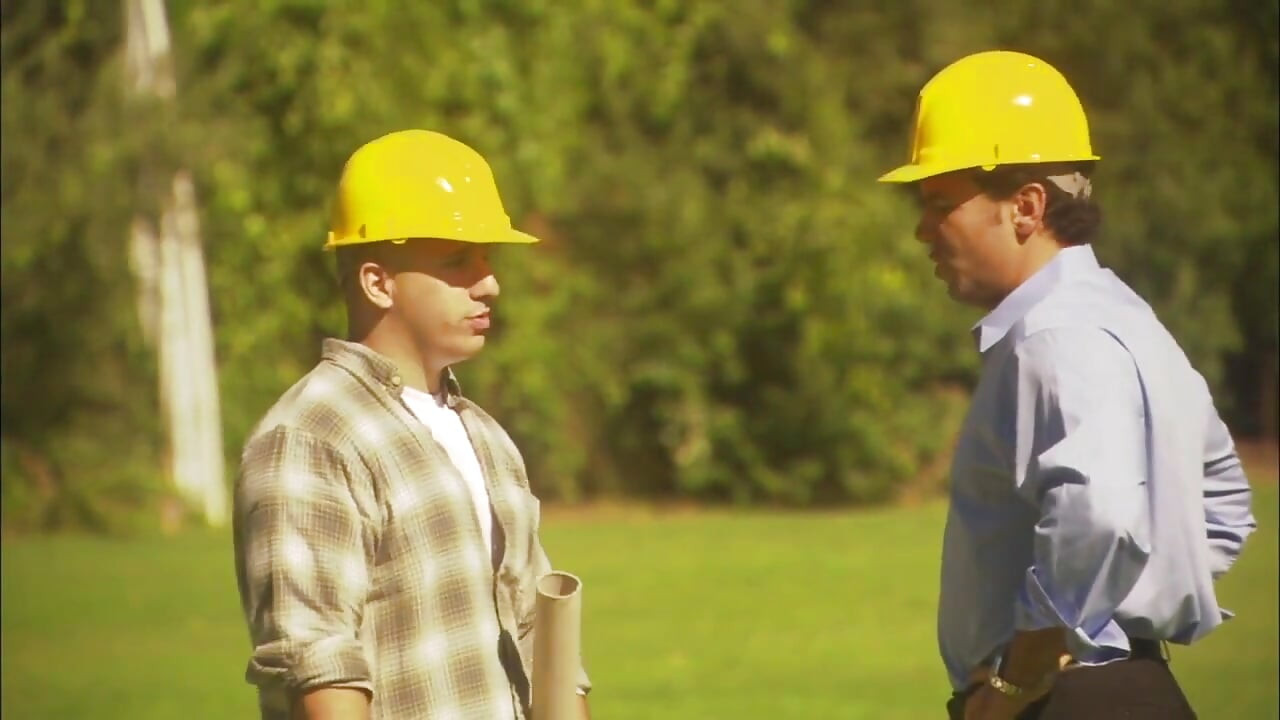 大胸部熟女需要大鸡巴插入她热辣的身体