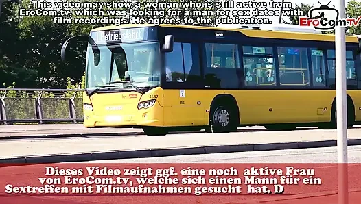 Alman Squirt Queen, tren istasyonunda kullanıcı tarafından alındı ve prezervatifsiz sevişildi