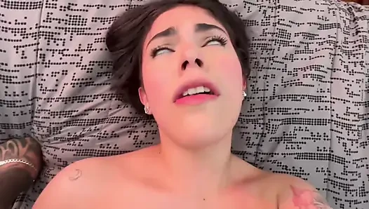 Okuldan Ayrildiktan Sonra Ilk Kez En Yakin Arkadaşimin Erkek Kardeşini Sikiyorum