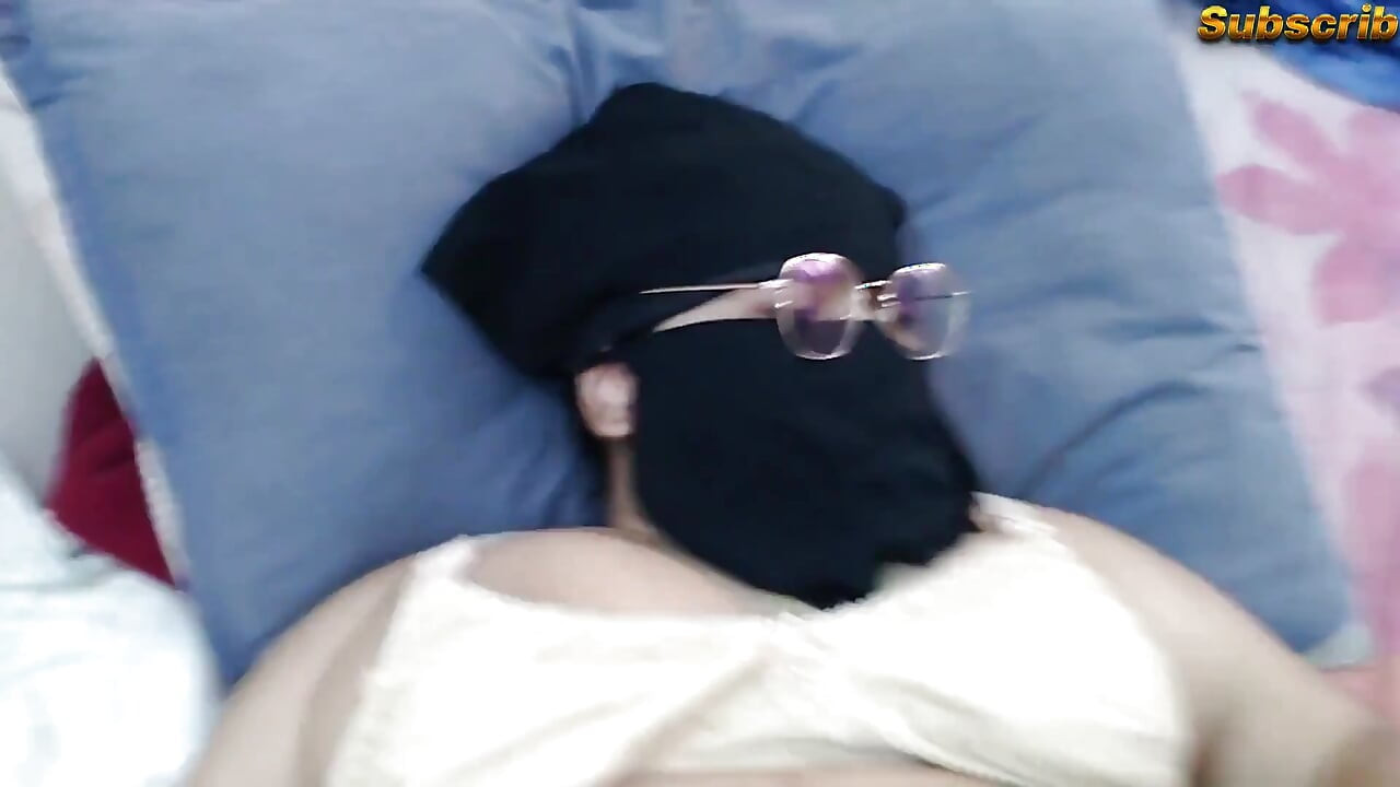 Desi Kolkata 19y Old Hot Maid Fucked by Boss While Cleaning Room - Hindi Indian