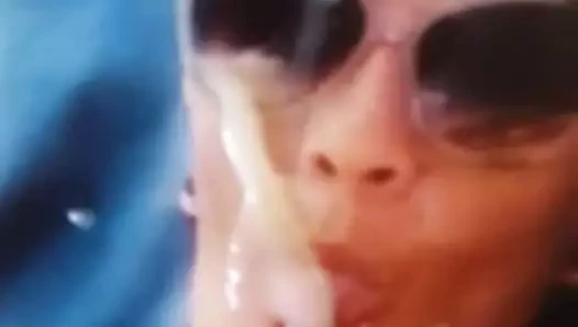 Ağır çekimde saygı duruşu