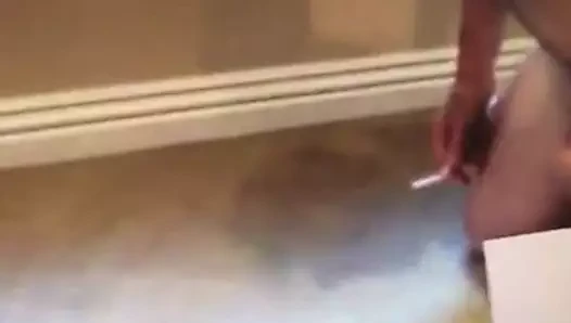 Küçük pissant sapık sürtük içecek sahibi işemek