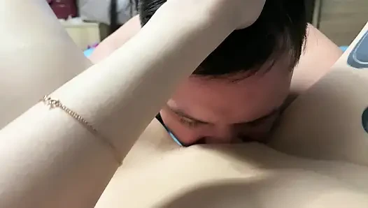 Bir otelde üvey oğlumla oral seks ve anal seks
