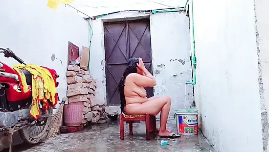 Barsat ke mausam mein tanhai ke aalam mein Milan ko utha laya Gand mein Dal Diya