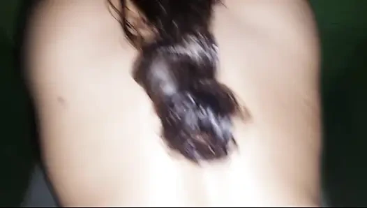 Üvey kız kardeş Nadiya üvey erkek kardeşinin büyük yarağına şaşırıyor ve evde yalnızken büyük amını sikiyor