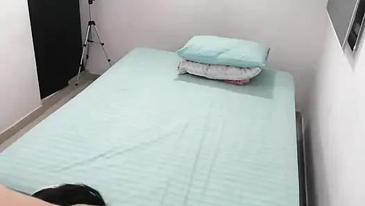Kolombiyalı bir Almanla ilk porno videosunu filme alıyor