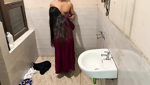En iyi arkadaşımın karısı saara yengeyi sert sikiyorum, tam Hintçe video