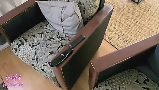 Sie dachte, ich wäre papa - meine behaarte MILF Stiefmutter ist unwiderstehlich