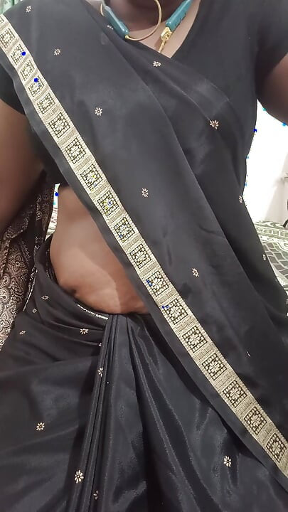 Une tatie tamoule fait un masterbate avec conversation en tamoul, partie 1