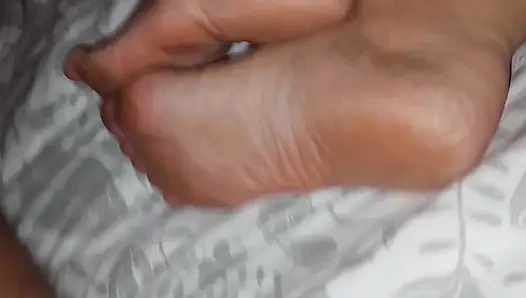 Muncrat di kaki dewasa