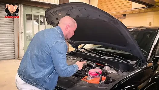 Die Nachbarin Ruft Mich an, Um Es Bei Sich Zu Hause Abzubauen, Bevor Sie Umzieht!