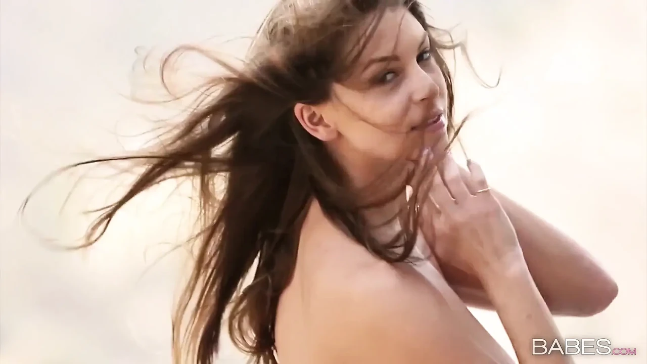 Babes - Amber Sym Doesn't Need to Bring Anyone Else Into the Picture to Have a Good Time