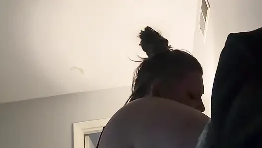 Istri besar pria kulit hitam