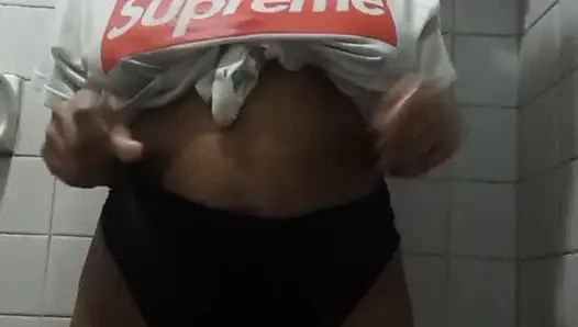 Geile milf im wet t-shirt