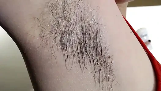 Lange dunkel haarige achselhöhlen nahaufnahme