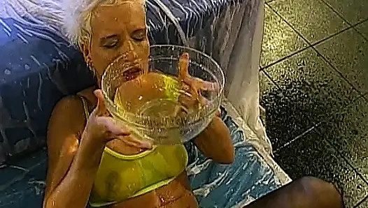 Ggg Джон Томпсон - Я Глотаю Все, Что Горячая Шлюшка Сосет Глубоко