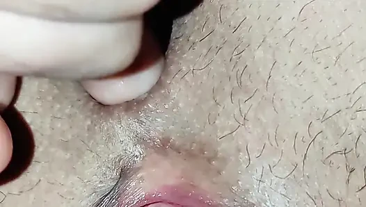 Çoraplı ve güzel iç çamaşırlı sıska orta yaşlı seksi kadın modeliyle güzel seks