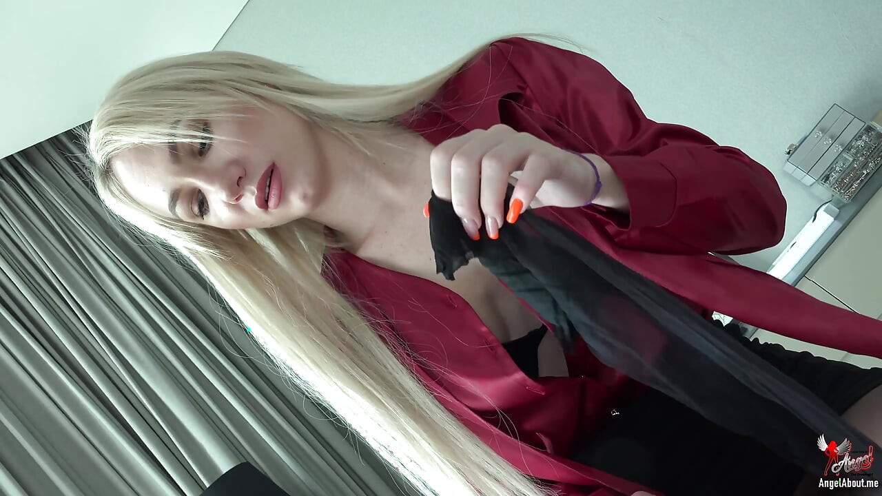 724 Accro aux bas nylon de sa belle-mère