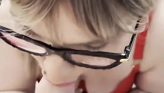 Üvey kız kardeşim aynanın önünde yarağımı emiyor