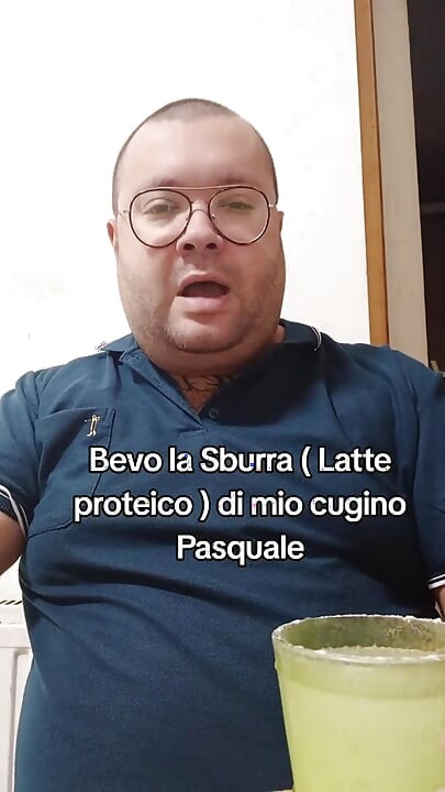 Pán pije sburru, ale není to sperma