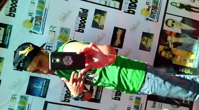 Alex Torres luciendose Sexy en BillBoards Latin Music