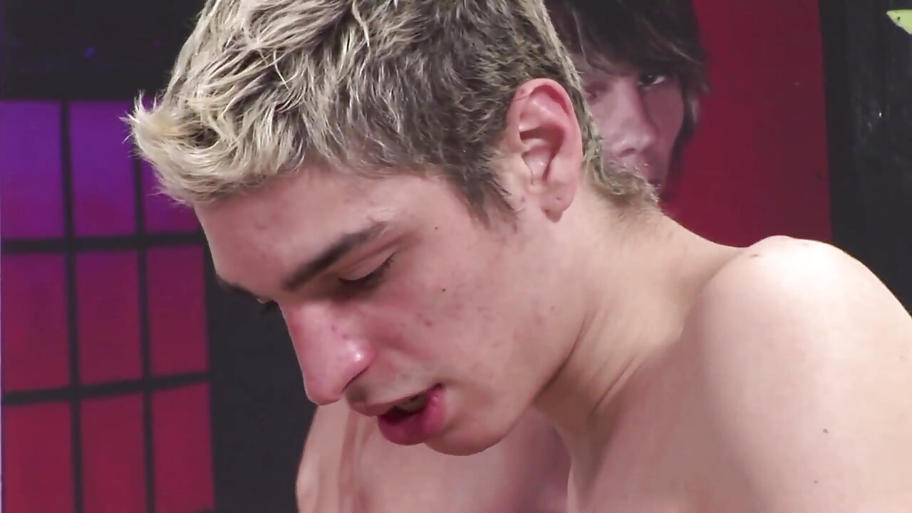 Exclusive video Bareback: Couple fuck with hot horny guys doggystyle