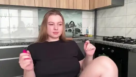 Extreme squirting with secretary jucielussie