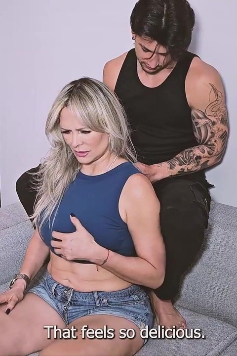 Mature Neighbor Gets Fucked by Her Neighbor After a Massage - Monique Fuentes & Zack Whiter