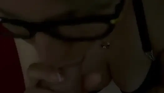 Ich gebe meinen besten freundinnen einen heißen blowjob
