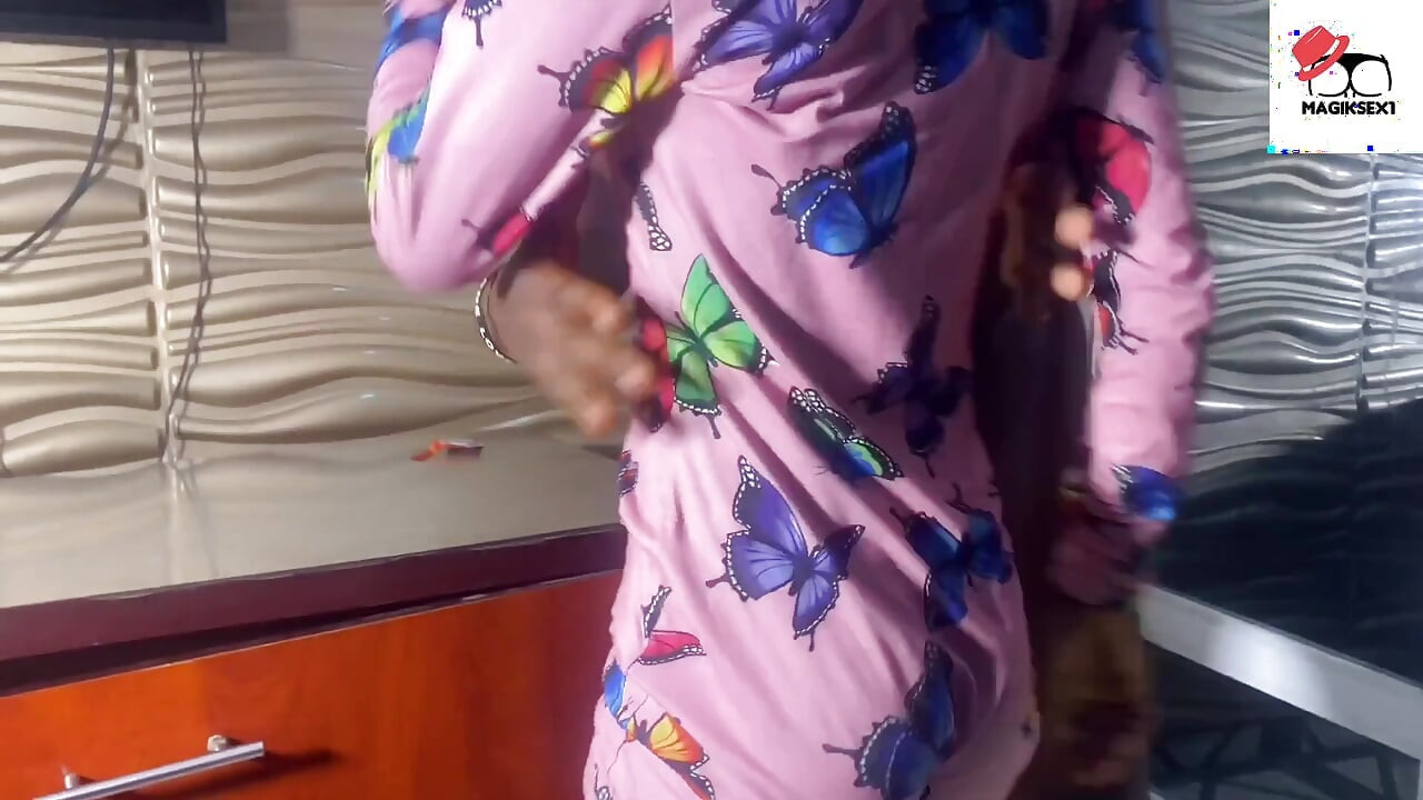 Gran polla en el culo apretado de mi hermanastra