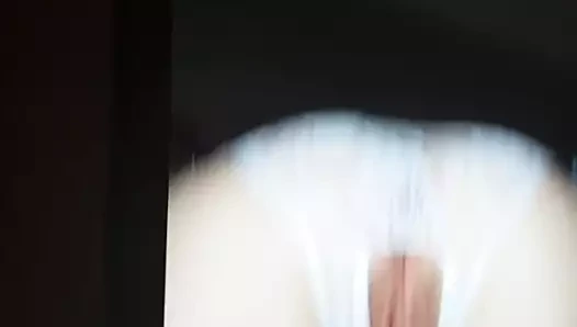 arkadaşımı sikmeye devam ediyorum