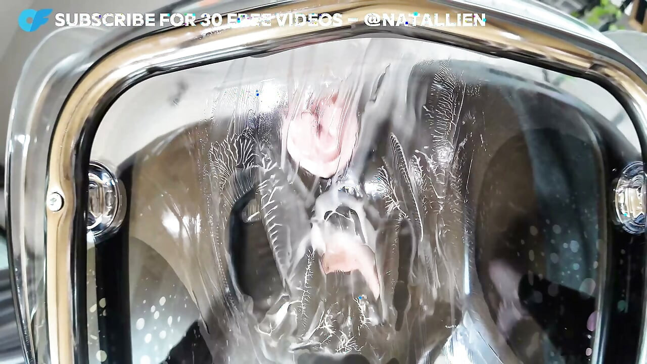 Creampie com fato de látex e preservativos sujos de esperma