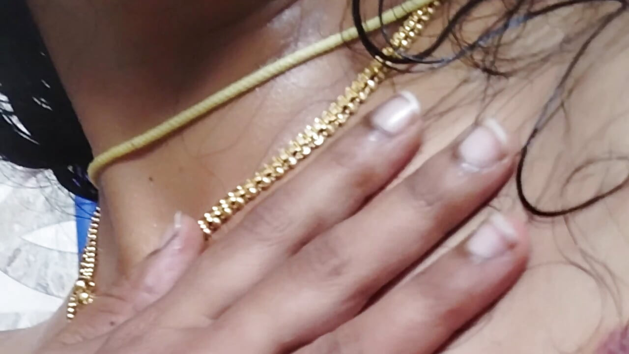 Step sister bathing showing her nippples and pussy