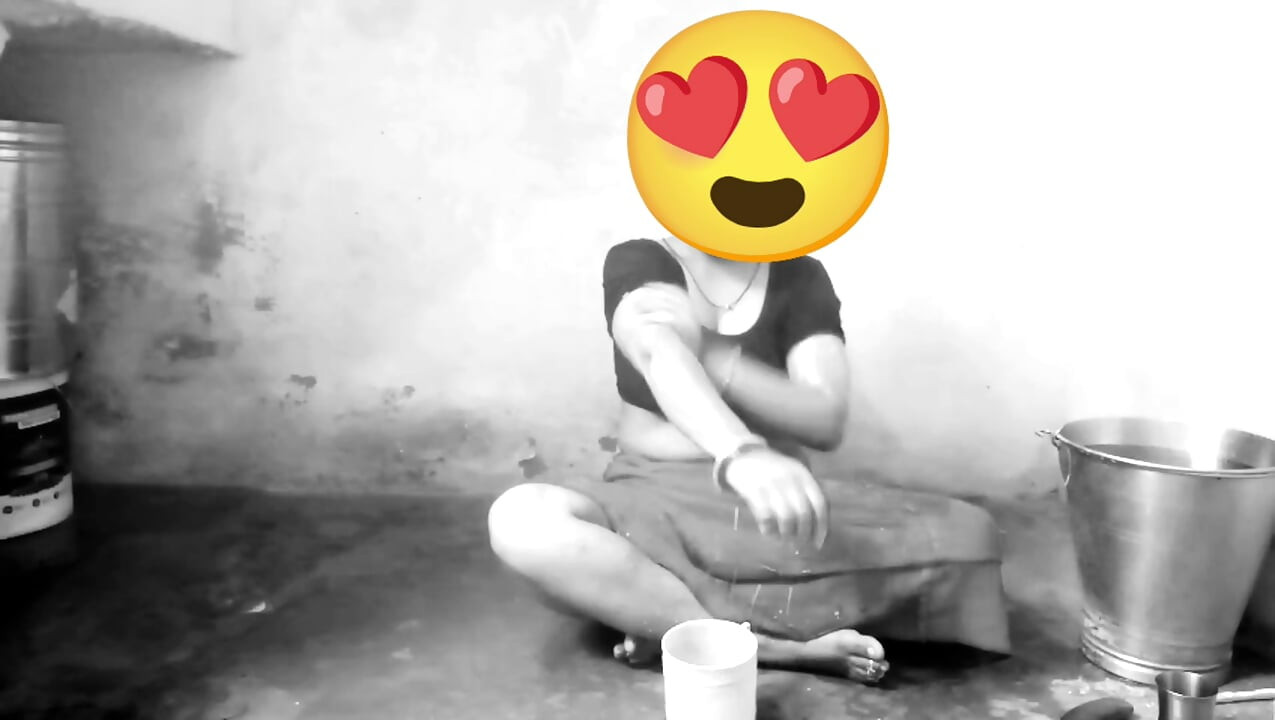 Shilpa bhabhi ka black and white mein kya lag raha hai sexy figure aur khire se  bur Chod rahi hai
