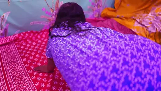 Saudi-arabisches heißes zimmermädchen zieht ihre dicken arsch aus, während ich mein bett putze und ich werde heiß und masturbiere, nachdem ich gesehen habe