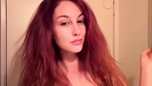 Italienische milf artemisia mit dicken titten liebt heiße rauch-session im bikini