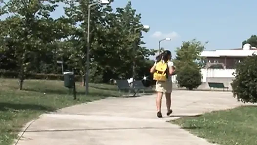 Грязный зрелый мужчина ударяет по горячей тинке