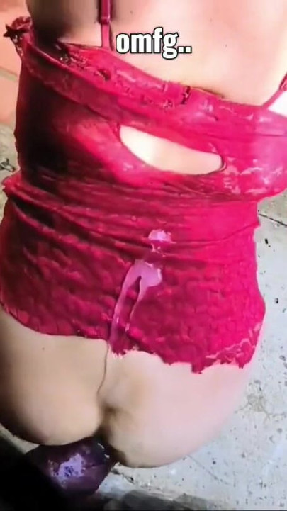 Epski trenutak iz "Placeres anales de una milf sissy CD"