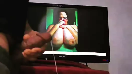 Büyük göğüslü milf için haraç - uzun boşalmak ipleri bırakarak