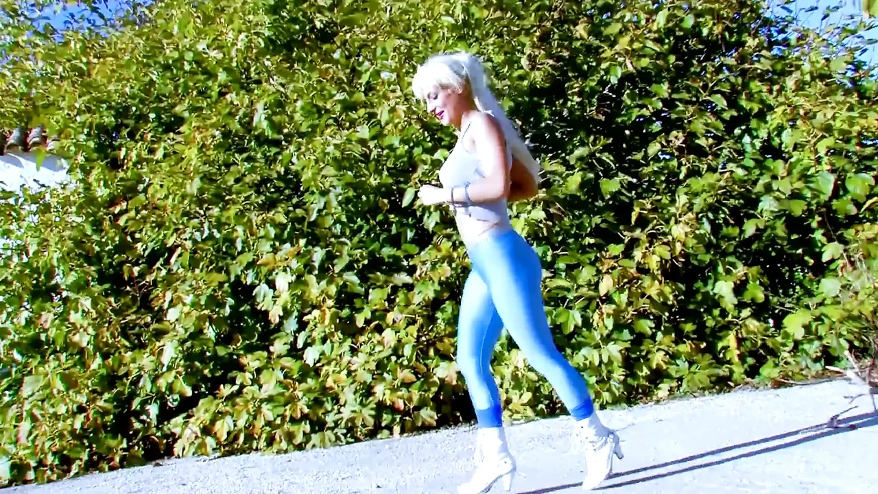 blonde bitch sucks cock and fucks after sport