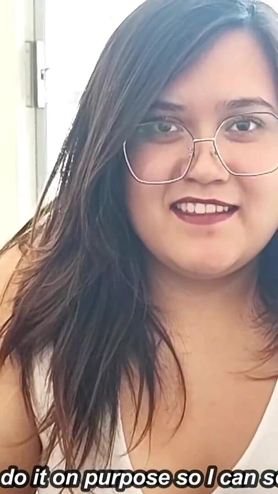 Momento imprescindible de "Me mento a mi cuñado para follar con él mientras nadie está en casa, se corre en mis tetas"