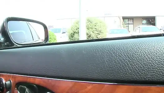 Грудастой красотке опустошают ее киску