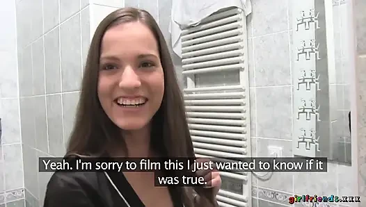 Подруги XXX - лесбийское развлечение в душе в видео от первого лица