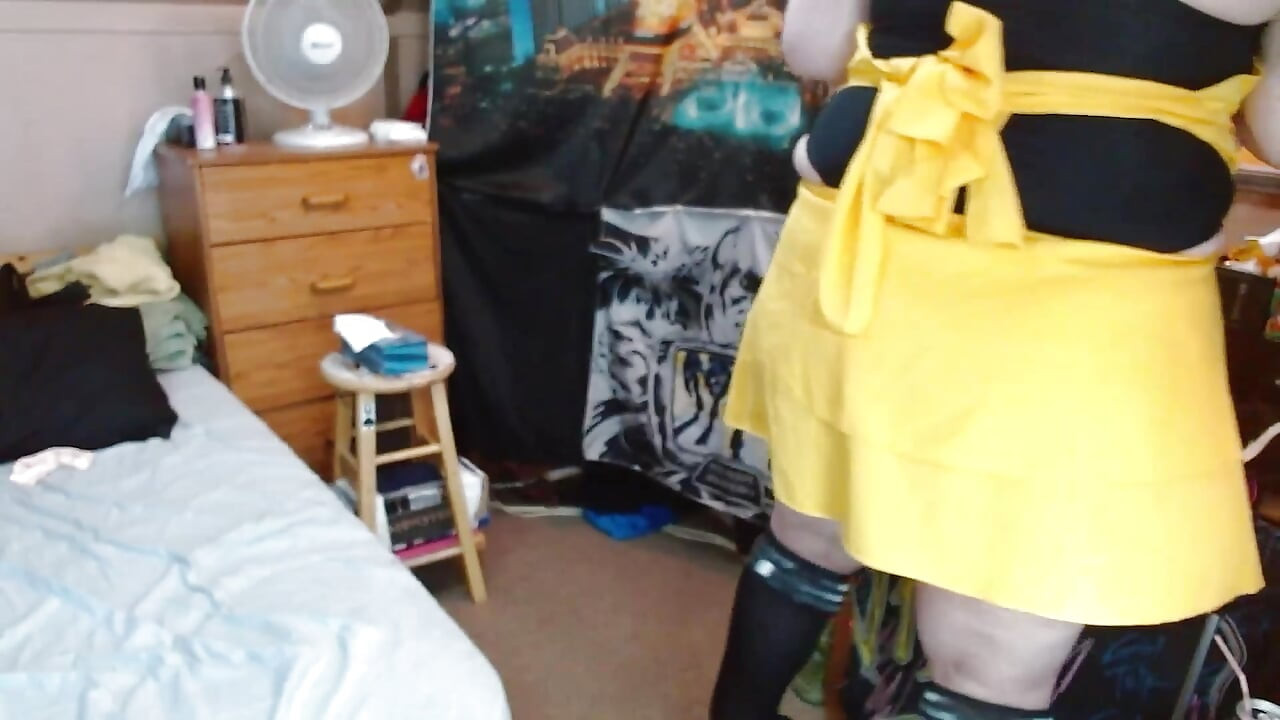 Sissy Bitch Teases shaking its fat ass and playing with boobs