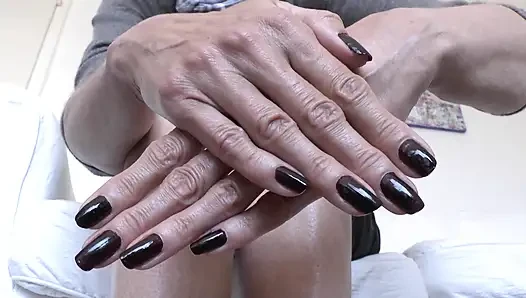 Dunkle fingernägel und glänzende beine teil 1, lady victoria Valente