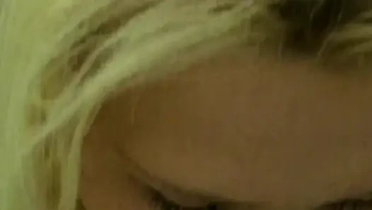 Weiße Höschen Chroniken: Heiße Blonde in Wilder