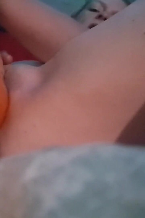 Svrši vidi nevaljale stvari koje radim ovoj masivnoj šargarepa