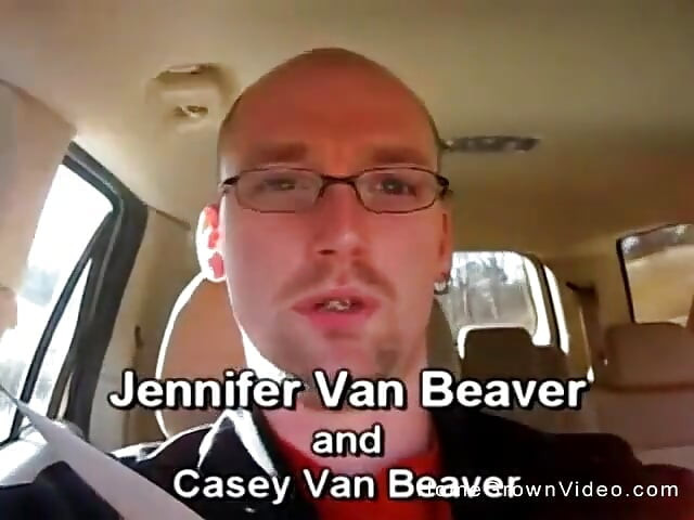 Casey dikongkek tetek dari Jennifer Van Beaver